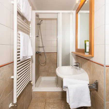 Bed & Breakfast Apatkuti Vadaszhaz