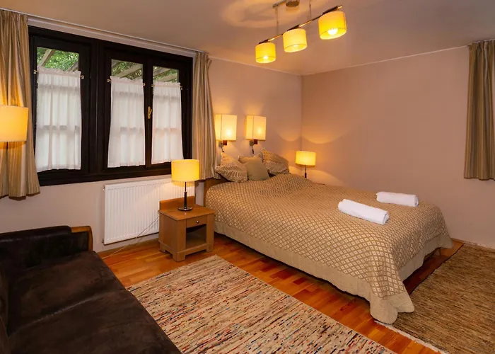 Apatkuti Vadaszhaz Bed and breakfast Visegrád