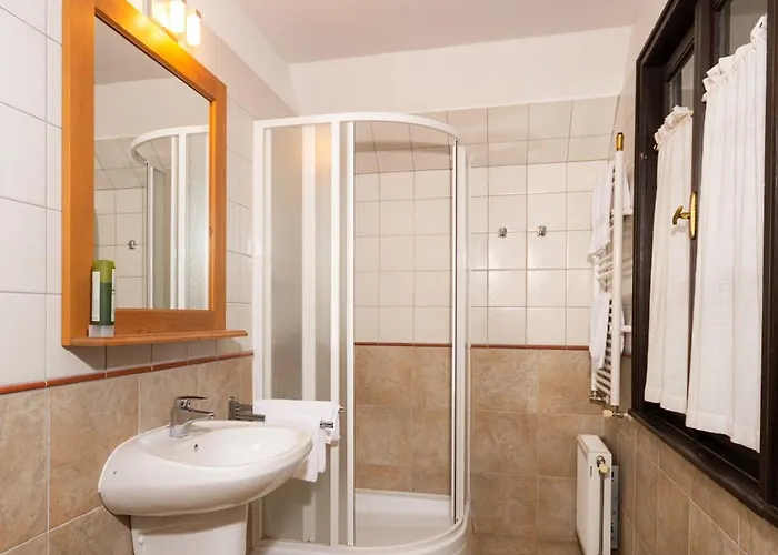 Apatkuti Vadaszhaz Bed and breakfast